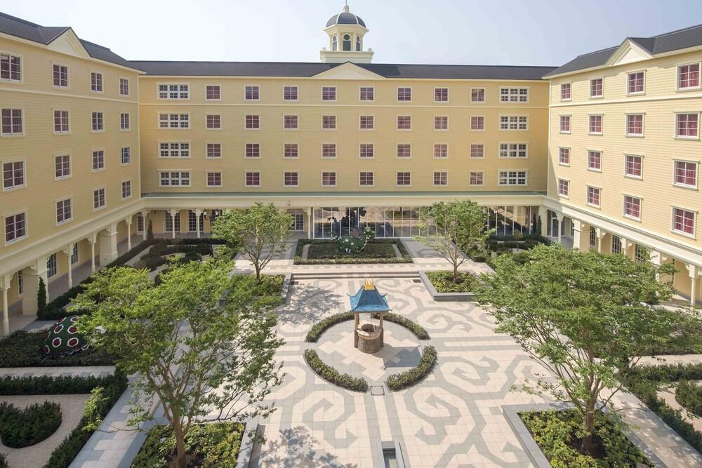Tokyo Disney Celebration Hotel - Tap to explore photos