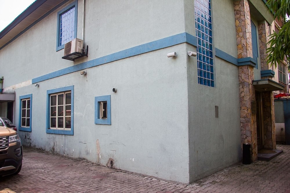 Precinct Comfort Services, Ikoyi - Tap to explore photos
