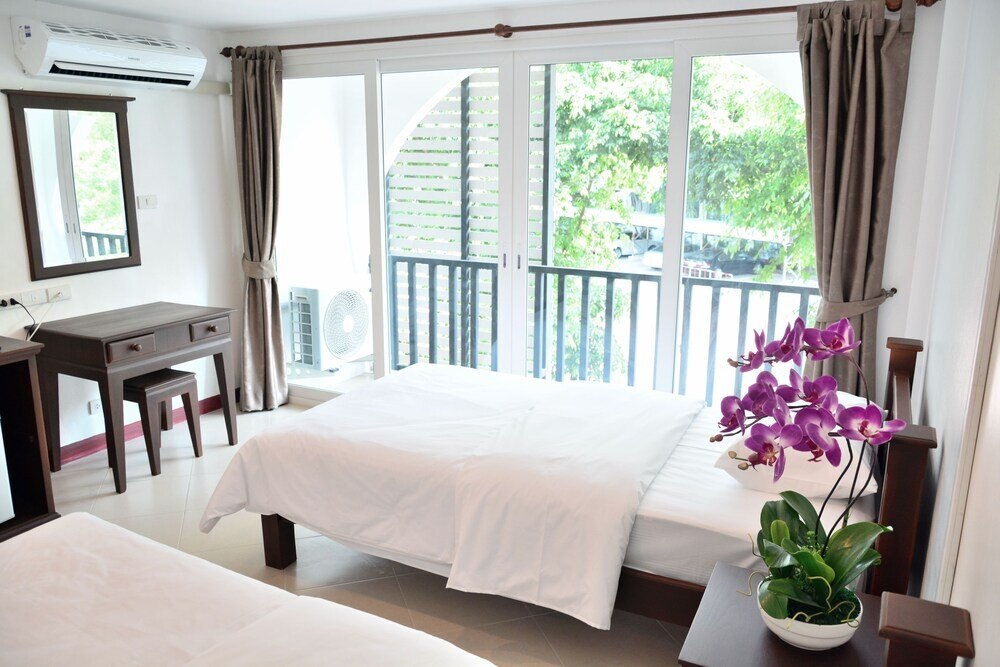 Seedling House Room Type - Deluxe Room, 2 Twin Beds, Balcony