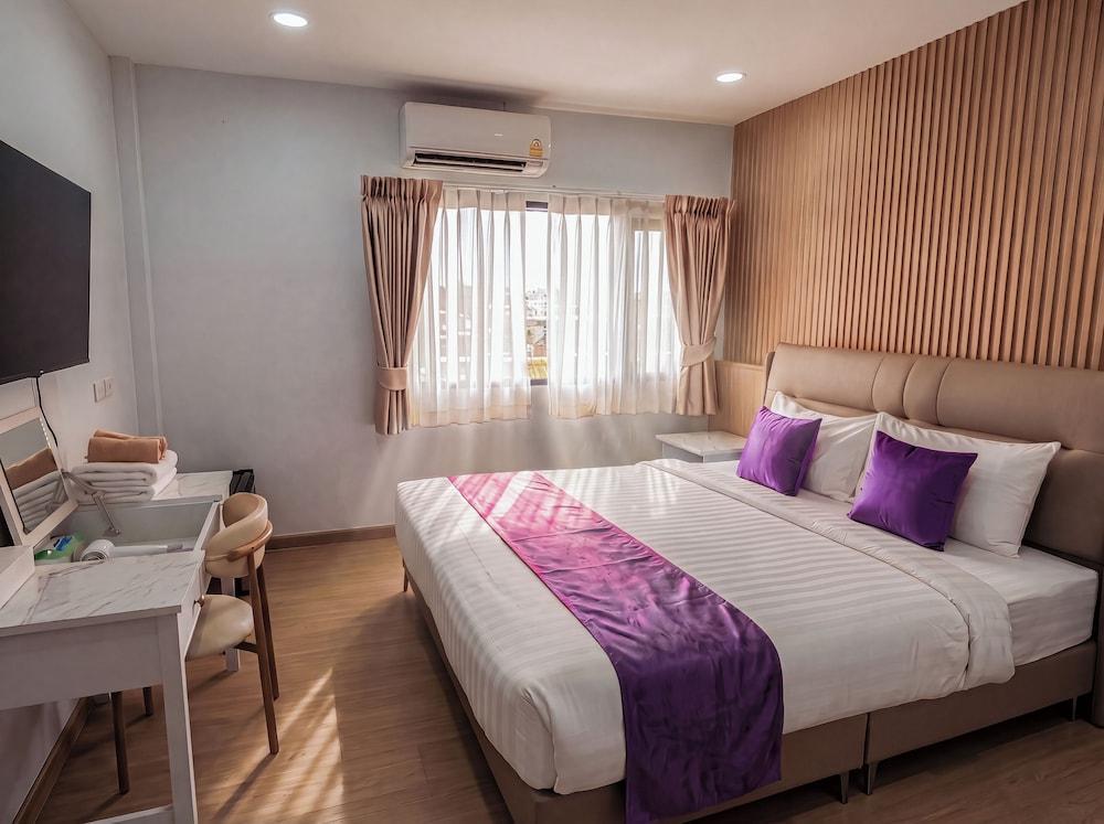 Excel Hotel Bangkok Room Type - Premium with View for 2
