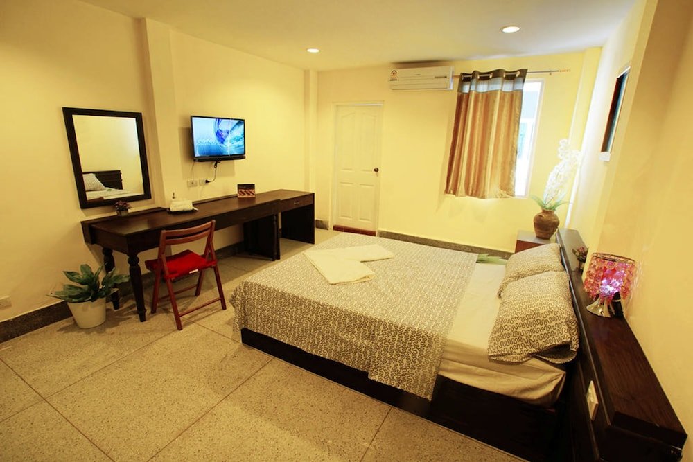 Sri Krungthep Hotel - Tap to explore photos