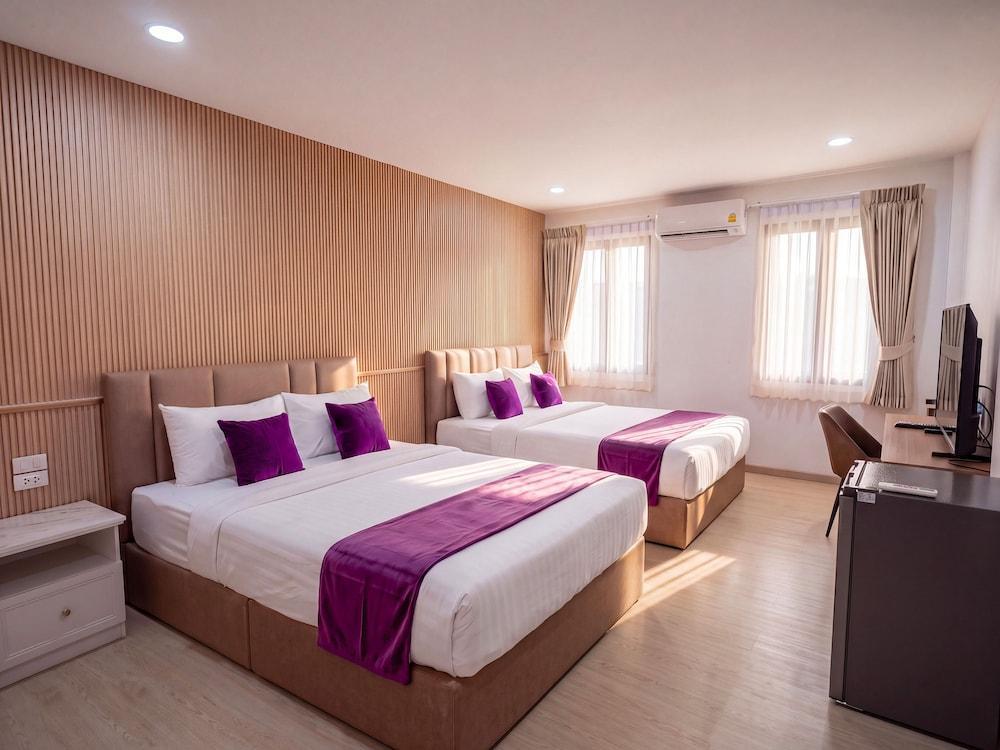 Excel Hotel Bangkok Room Type - Comfort Quadruple Room, 2 Double Beds