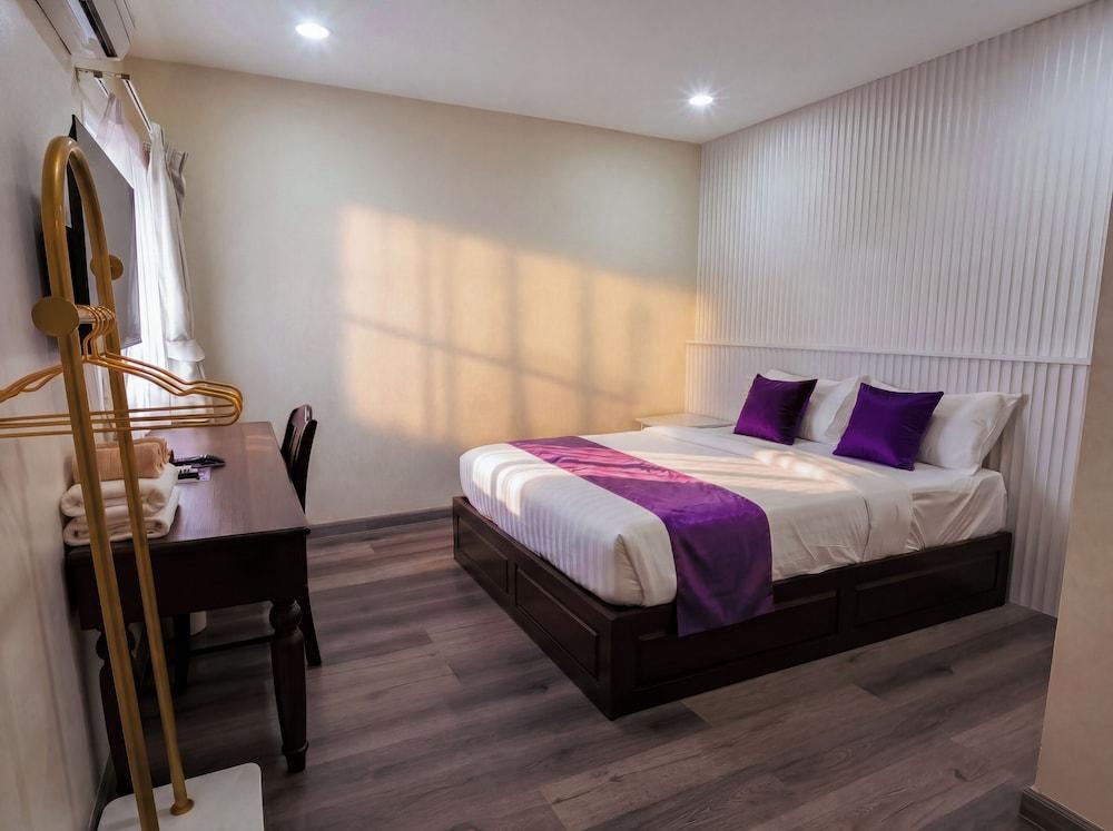 Excel Hotel Bangkok Room Type - Deluxe for 2