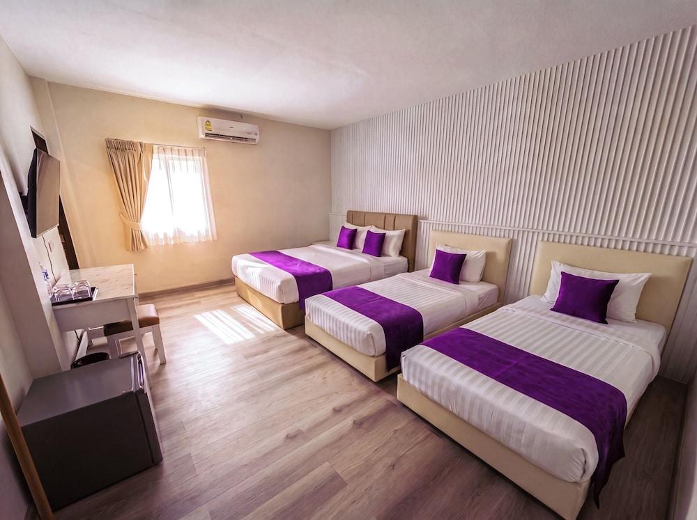 Excel Hotel Bangkok Room Type - Deluxe Suite for 4