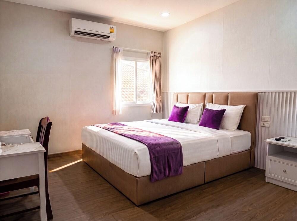 Excel Hotel Bangkok Room Type - Deluxe for 2