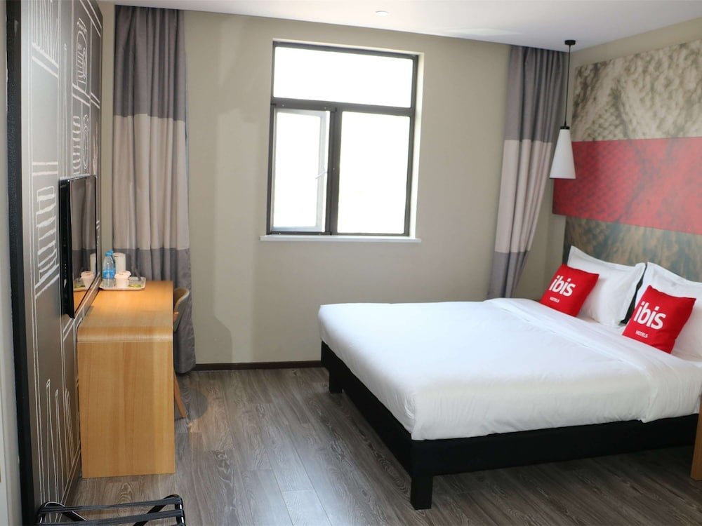 ibis Shanghai North The Bund Zhoujiazui Road - Tap to explore photos