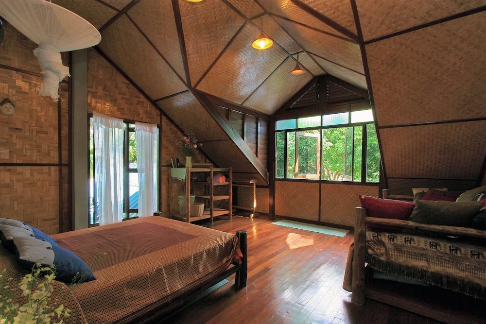 Shanti Lodge Phuket Room Type - Traditional - Loft