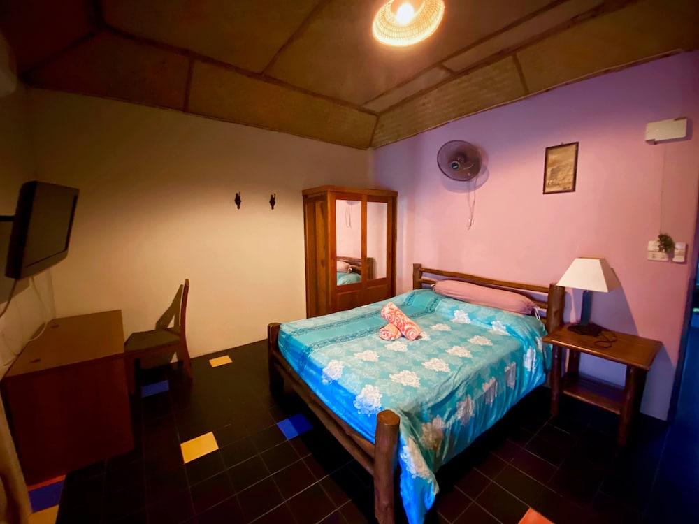 Shanti Lodge Phuket Room Type - Traditional - Garden Ensuite