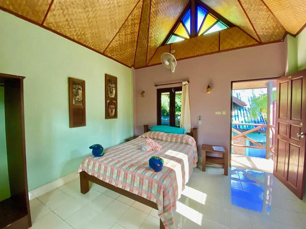 Shanti Lodge Phuket Room Type - Andaman Queen Ensuite