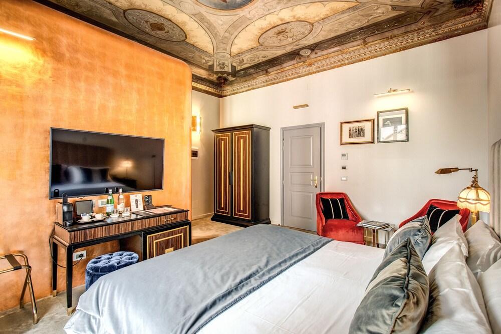 Martius Private Suites Hotel - Tap to explore photos