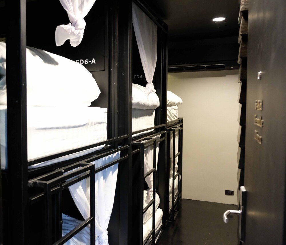 Kloem Hostel - Adults Only Room Type - 6-Bed Female Dormitory with Shared Bathroom