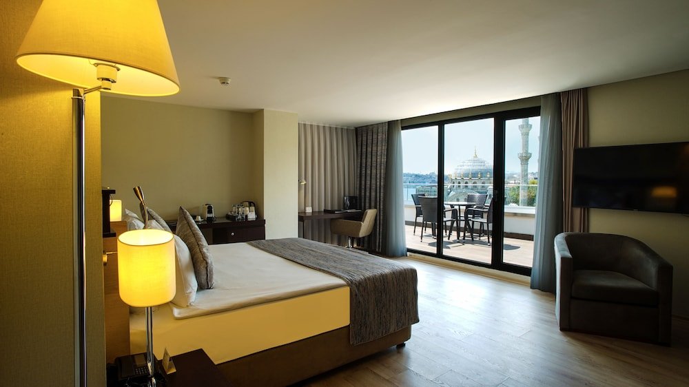 Port Bosphorus Hotel Room Type - Corner Suit Room With Terrace