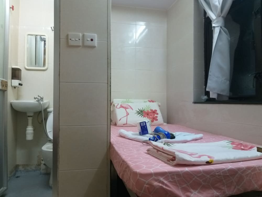 Unique Hostel Room Type - Room, 1 King Bed (Master)