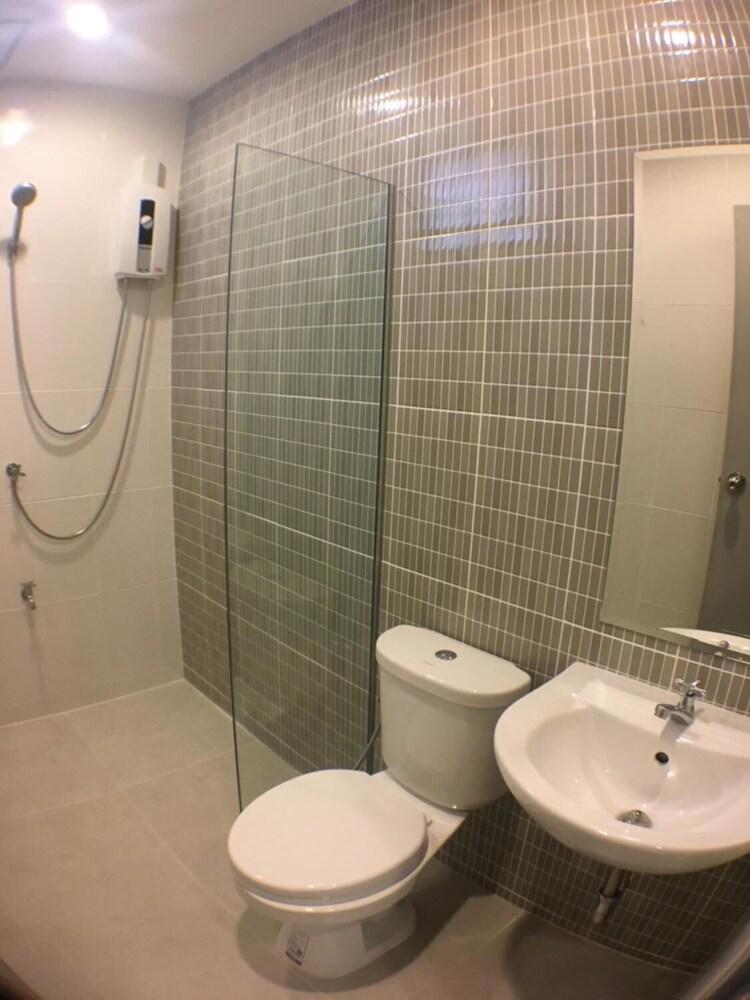 28 Place - Tap to explore photos