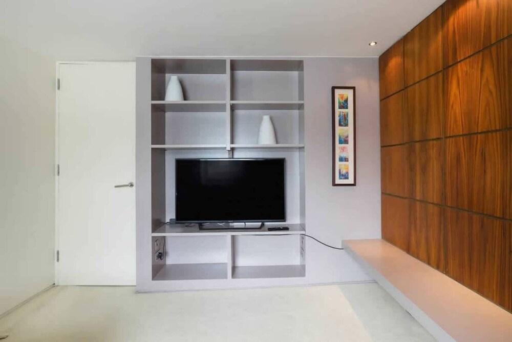 Comfortable Apartment Earls Court - Tap to explore photos