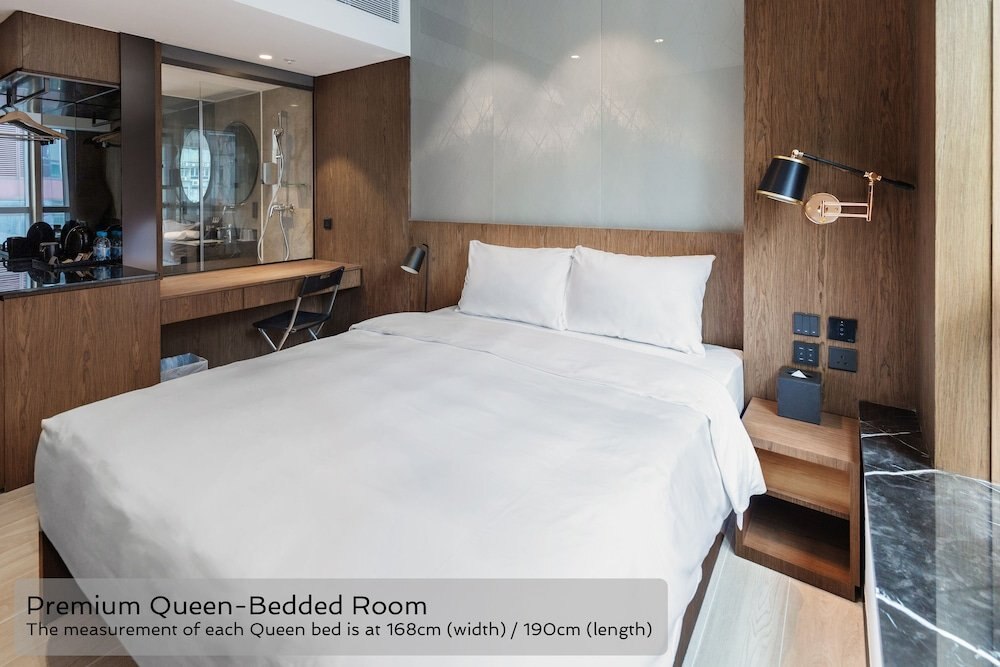 The Otto Hotel Room Type - Premium Queen Room