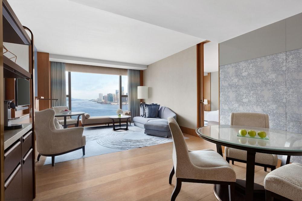 Kerry Hotel Hong Kong by Shangri-la - Tap to explore photos