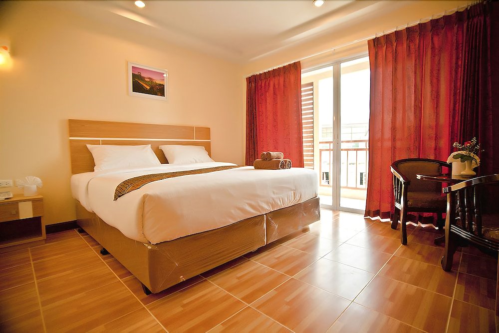 Iris Residence Room Type - Deluxe Room, Balcony