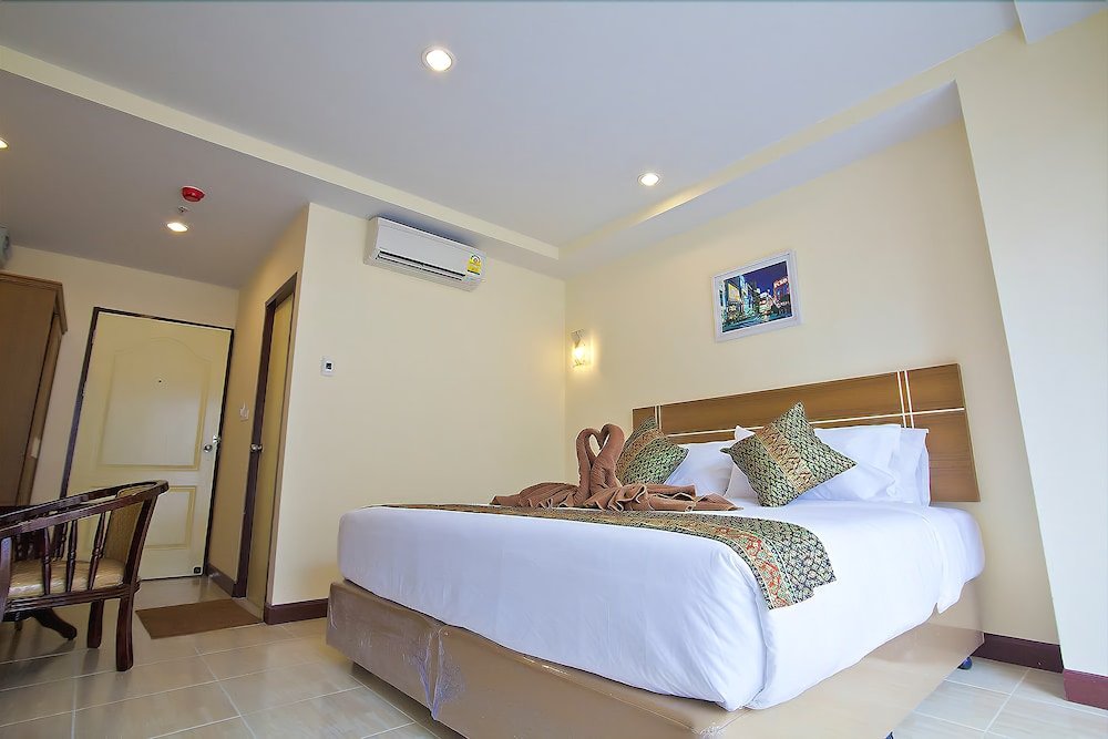 Iris Residence Room Type - Standard Room, 1 King Bed