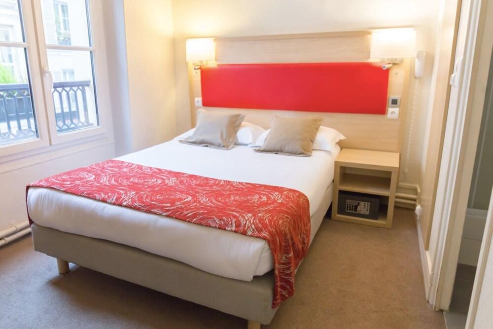 D'win Hotel Room Type - Classic Double Room