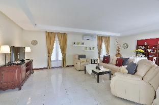 Siam Pool Villa Pattaya - Tap to explore photos