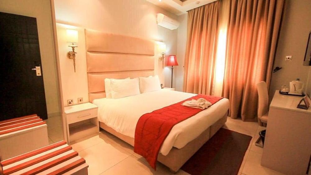Glee Hotel Room Type - Classic Room, 1 Double Bed