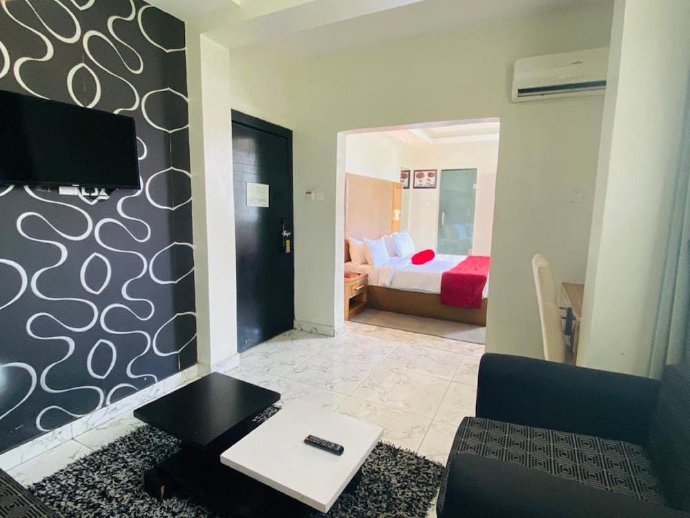 Glee Hotel Room Type - Executive Suite, 1 Double Bed