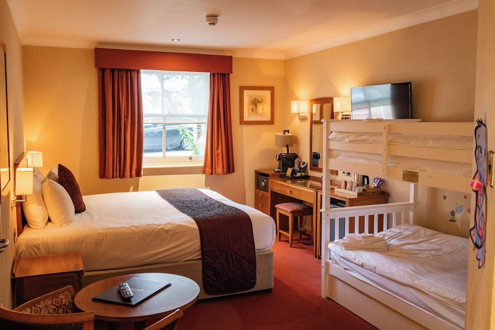 Red Lion Hotel, Hillingdon Room Type - Family Room