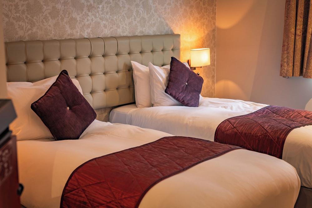 Red Lion Hotel, Hillingdon Room Type - Deluxe Double or Twin Room, 1 Bedroom