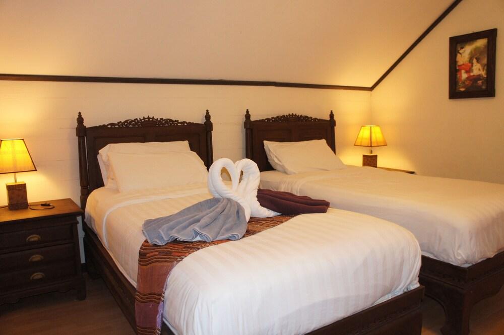 Phuket Gay Home Stay - Caters to Men Room Type - Room E