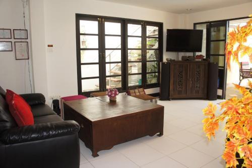 Phuket Gay Home Stay - Caters to Men - Tap to explore photos