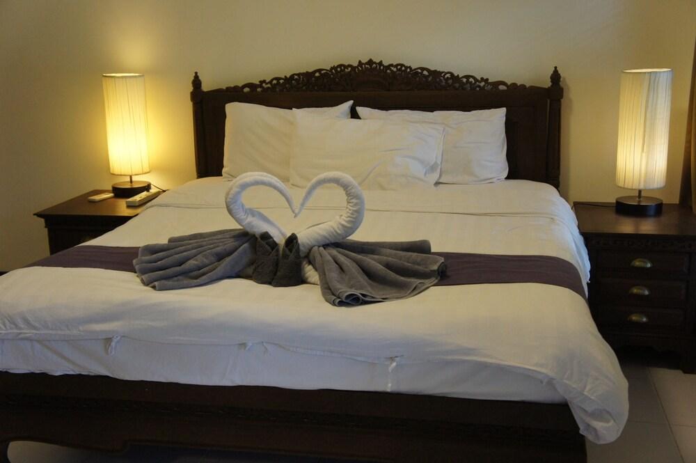 Phuket Gay Home Stay - Caters to Men Room Type - Room A