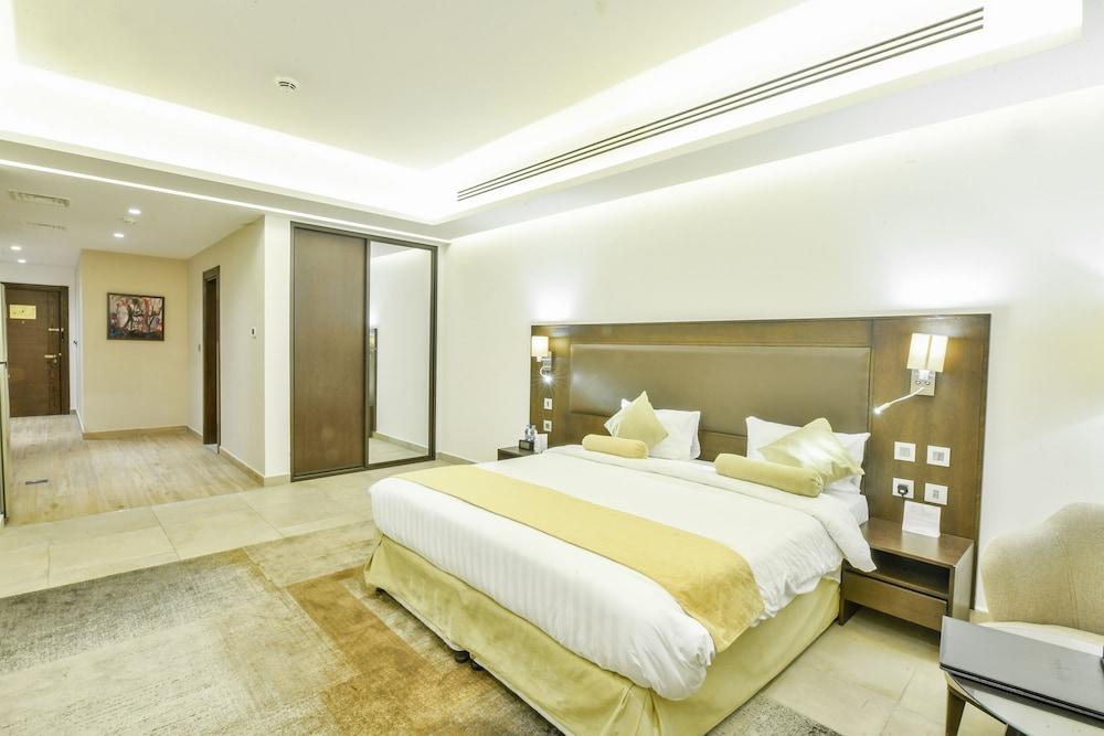 Downtown Hotel Apartments Room Type - Classic Studio, 1 King Bed, Non Smoking
