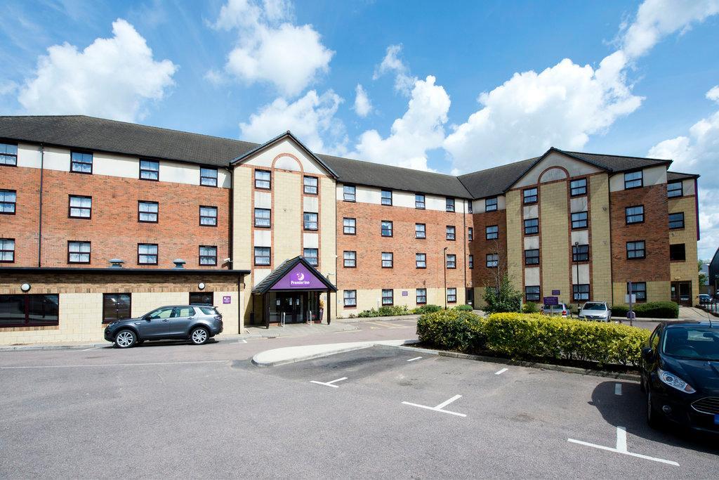 Premier Inn London Edgware - Tap to explore photos