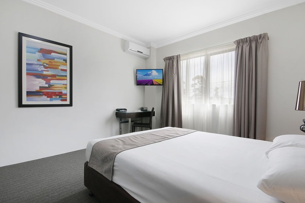 Valuesuites Penrith Room Type - Queen Suite