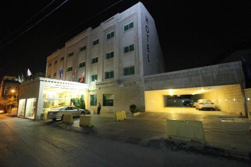 Al Thuraya Hotel Amman - Tap to explore photos