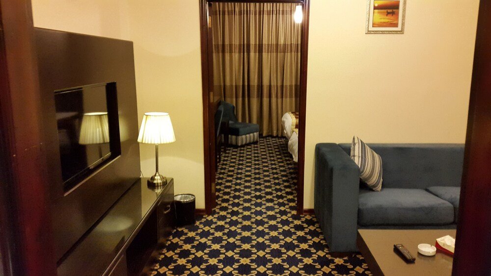 Al Thuraya Hotel Amman - Tap to explore photos