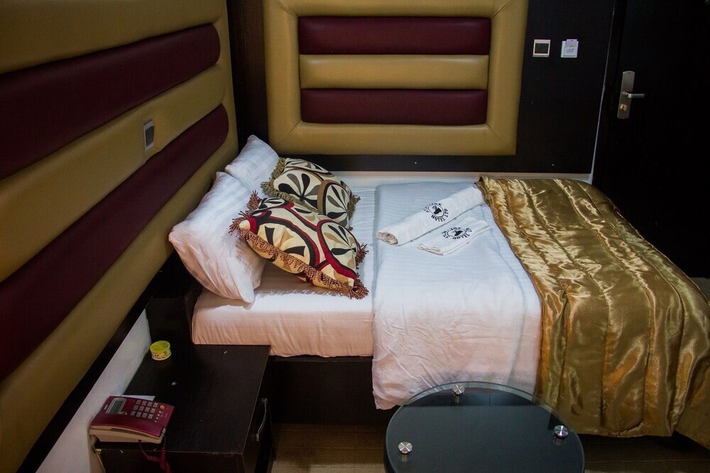 Sylva Link Suites - Tap to explore photos