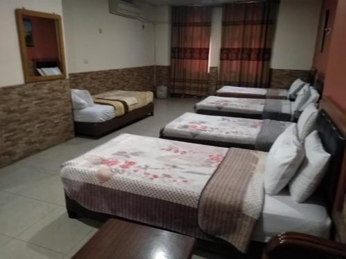 Amman Palace Hotel - Tap to explore photos