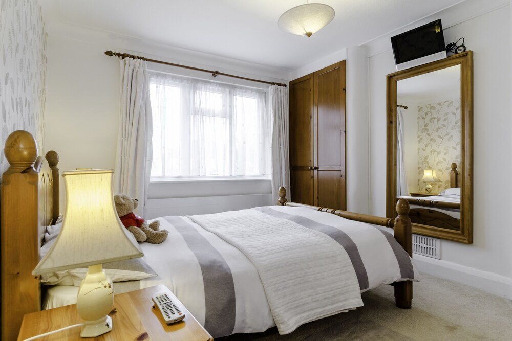Brooklyn House Room Type - Double Room, Shared Bathroom, Garden View (Mustard) Brooklyn House Room Type - Double Room, Shared Bathroom, Garden View (Mustard)