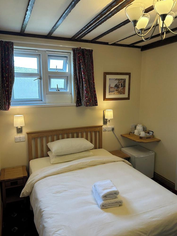 Oakwood B&B Heathrow Room Type - Standard Double Room, 1 Double Bed