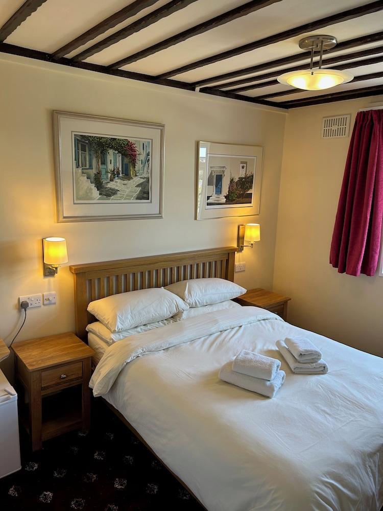 Oakwood B&B Heathrow Room Type - Deluxe Double Room