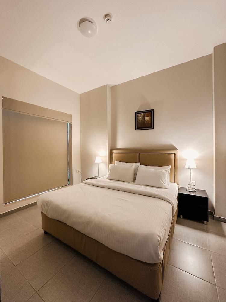 Celino Hotel Room Type - Comfort Suite, Kitchen, City View