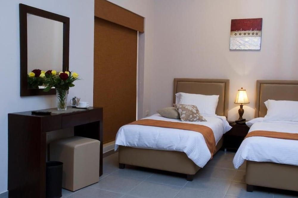 Celino Hotel Room Type - Design Suite, Kitchen, City View