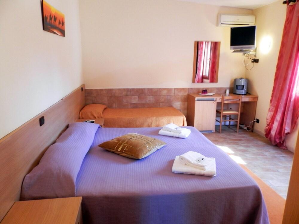 B&B Luana Inn Airport - Tap to explore photos