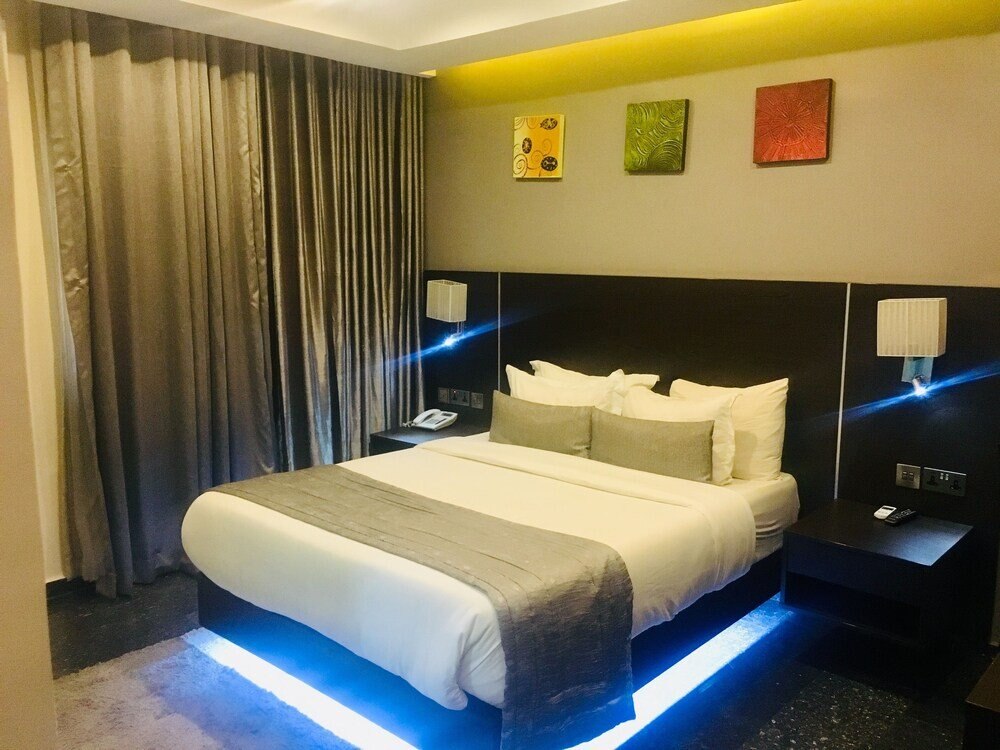 The Nook Hotel - Tap to explore photos
