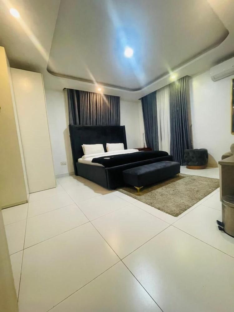 Proof Lounge Hotel Room Type - Luxury Apartment