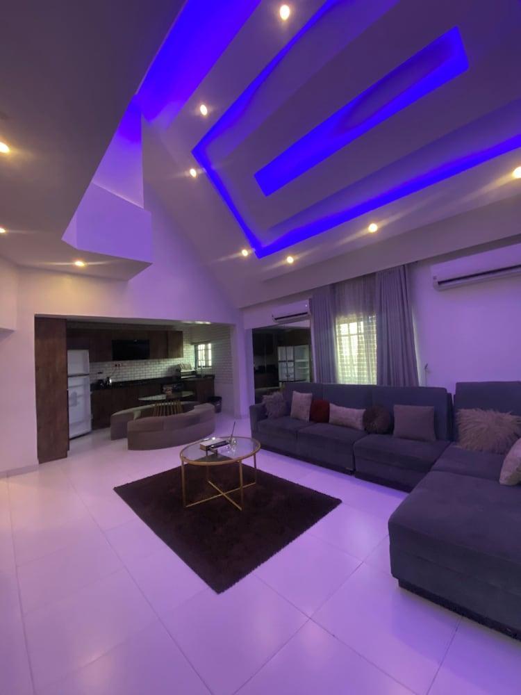Proof Lounge Hotel Room Type - Luxury Apartment, 3 Bedrooms, Smoking, City View Proof Lounge Hotel Room Type - Luxury Apartment, 3 Bedrooms, Smoking, City View