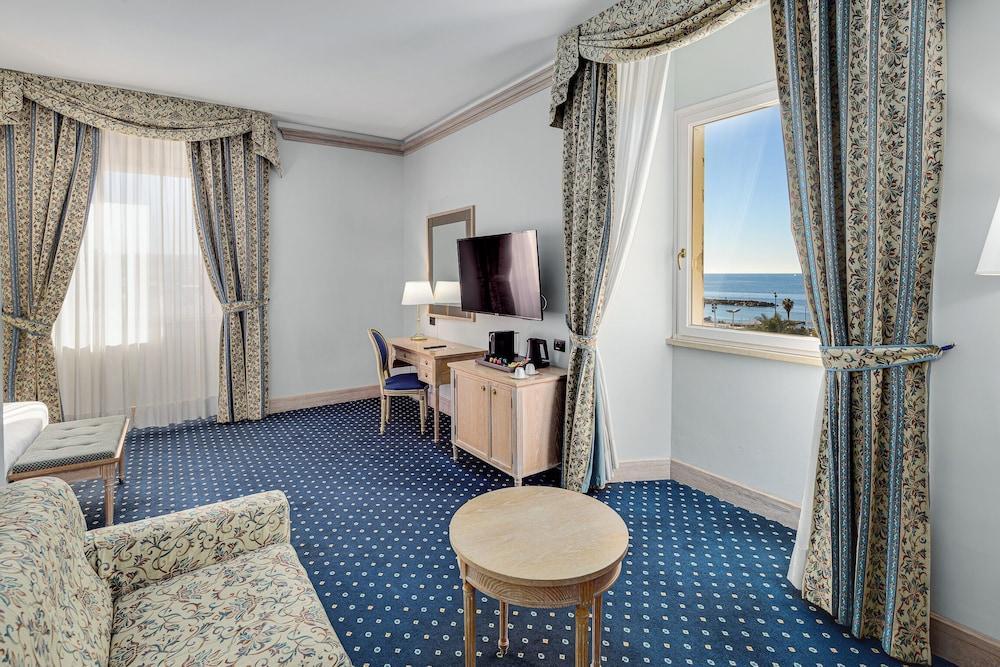 Hotel de La Ville Room Type - Junior Suite, Sea View
