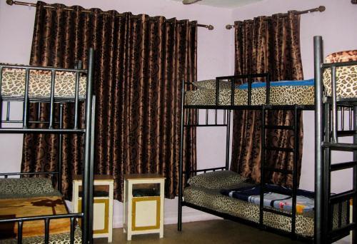 Cliff - Hostel Room Type - Quadruple Room Shared Bathroom without AC